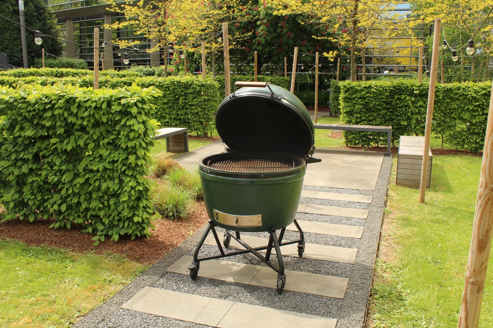 BARBECUE SHOW COOKING